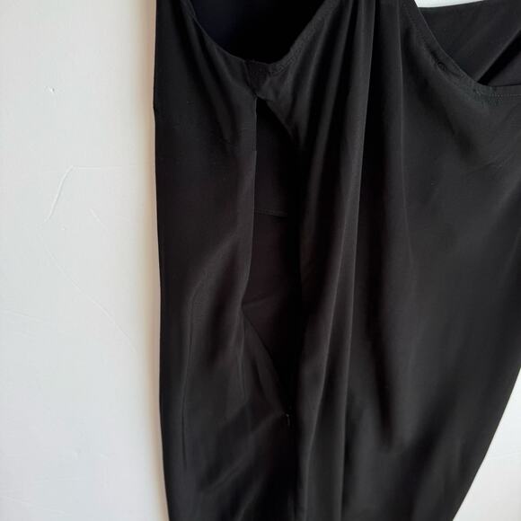 Rumored Posh Mini Dress Spaghetti Strap Little Black Dress Sz 2 Chic Minimalist - Picture 10 of 13
